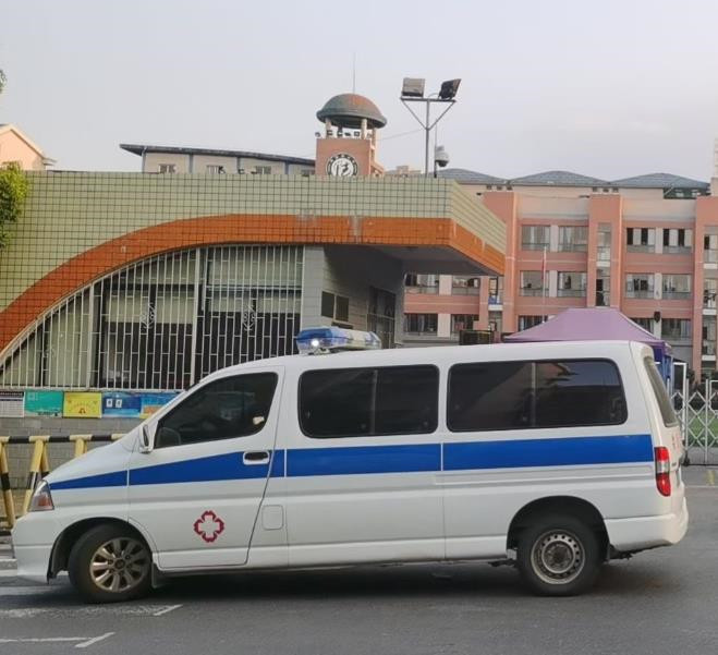 徐水救护车出租护送骨折病人一公里多少钱